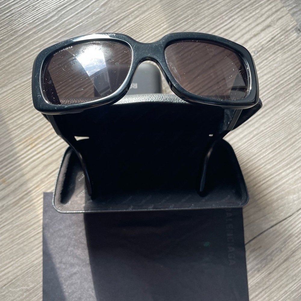 Balenciaga Dark Sunglasses with Black Case - Picture 8 of 9